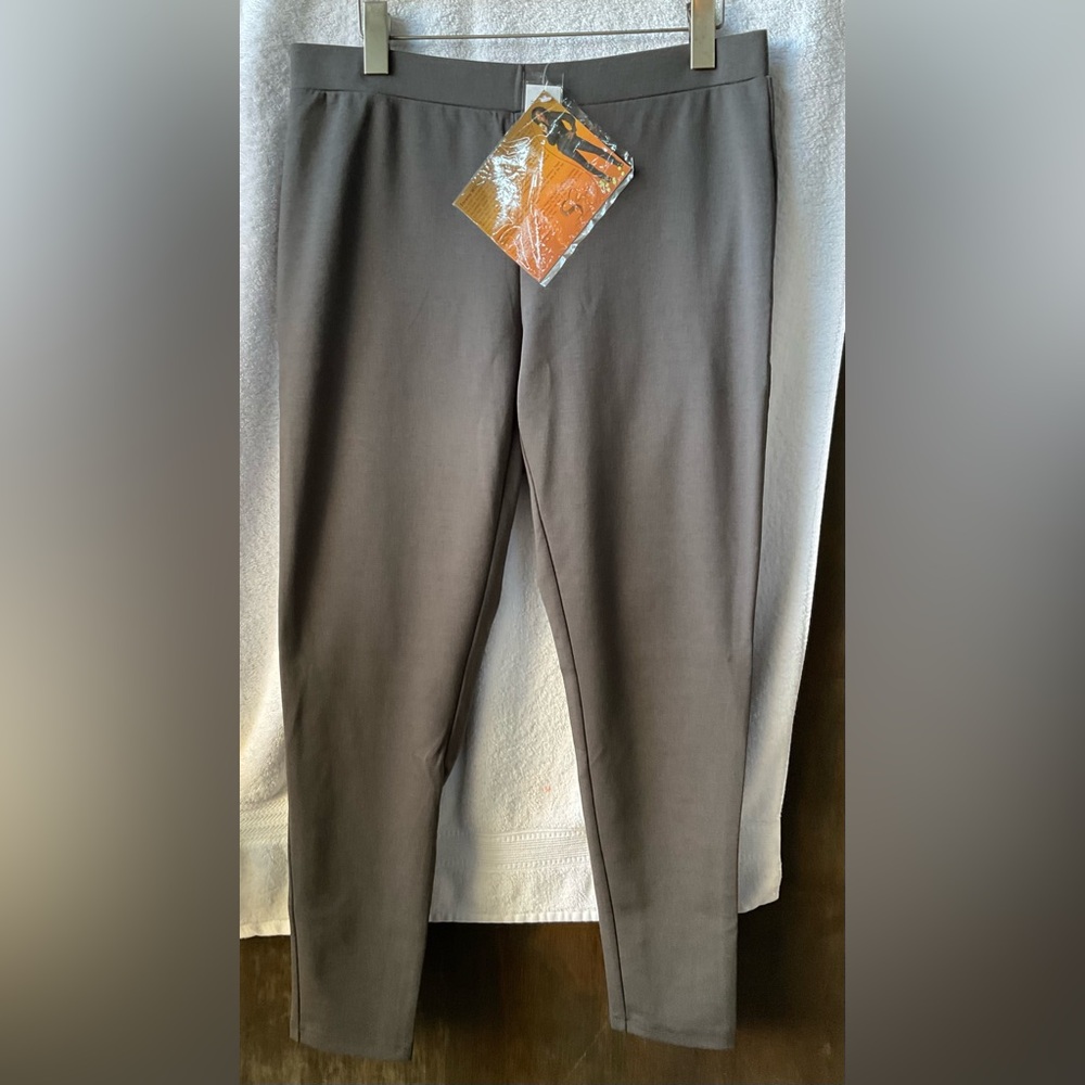 Serena Williams Gray Chinos Versatile and Stylish
